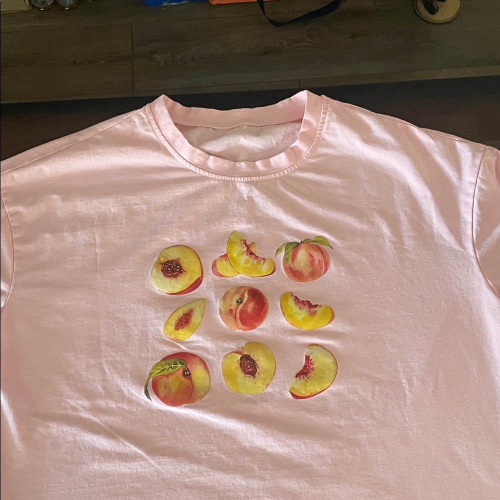 “Peachy” women’s tee - Picture 3 of 5